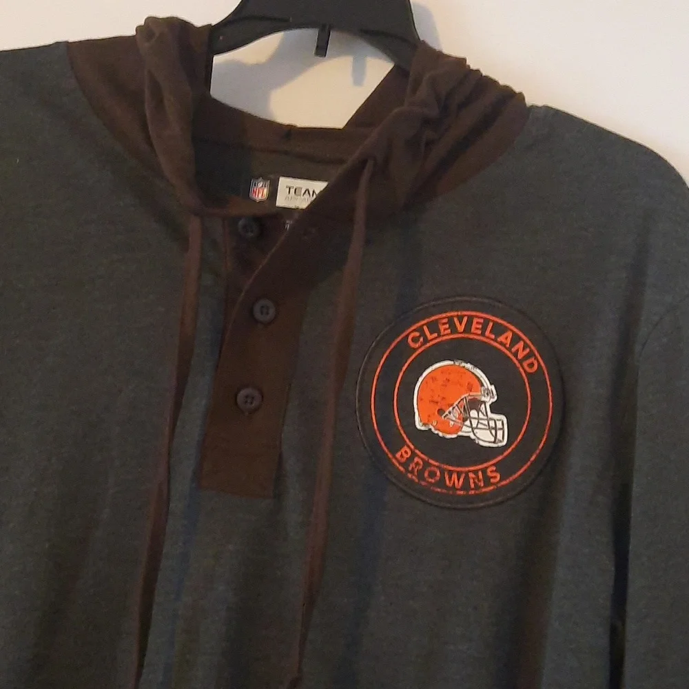 Cleveland Browns NFL men's long sleeve hoodie size medium